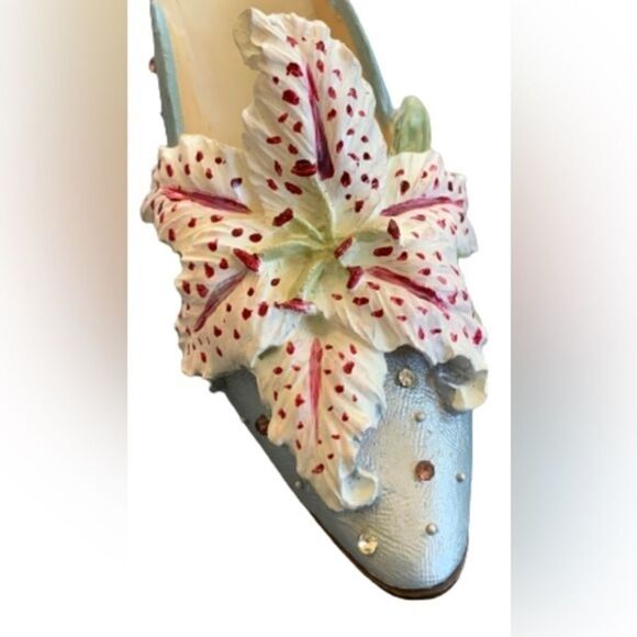 The Garden Party Glower Miniature Shoe is perfect for decorative accessory. - Picture 8 of 8